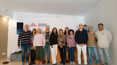 Eva Fiter, amb els membres de les executives entrant i sortint d'ERC a Tremp