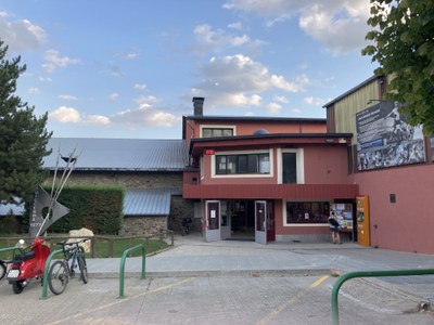 Entrada del Poliesportiu Puigcerdà (Foto: arxiu)