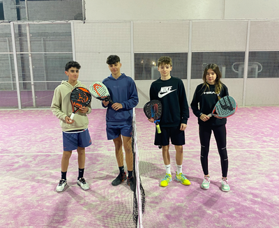 Finalistes del Torneig júnior nadalenc de pàdel de l'Urban Sport La Seu, en la categoria sub-16 (Foto: Urban Sport)