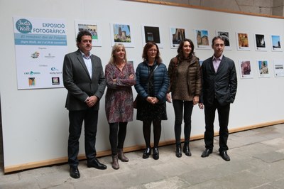 Inauguració de l'exposició 'El romànic des de l'aigua', al pati de l'IEI Inauguració de l'exposició 'El romànic des de l'aigua', al pati de l'IEI (Foto: Diputació de Lleida)