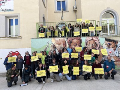 Protesta de l'AFA de l'Escola Valldeflors de Tremp contra la supressió d'una línia d'I3 (Foto: ACN)