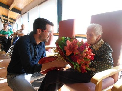 Felicitació àvia centenària - Assumpció Antúnez