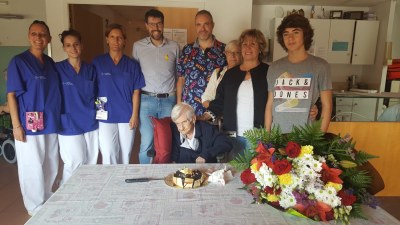 Felicitació institucional a Maria Assumpció Antúnez pels seus 107 anys (Foto: Ajuntament de la Seu)