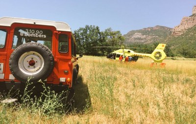 Tasques de rescat d'un escalador a Coll de Nargó (Foto: Bombers de Coll de Nargó)