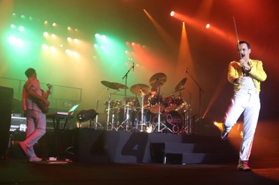 Actuació de God Save The Queen a l'Occident Summerfest Cerdanya (Foto: ACN/Albert Lijarcio)