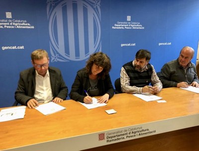 Signatura de l'acord entre Govern i sindicats agraris sobre la PAC (Foto: DARP)