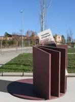Monòlit d'inici de la Ruta de la Llengua a Organyà