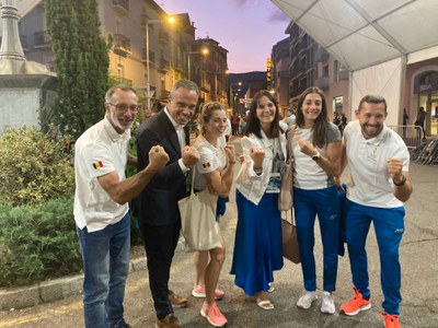 L'equip d'eslàlom d'Andorra, amb Laura Pellicer i Mònica Doria, a la inauguració de la prova de Copa del Món a la Seu