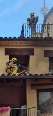 Incendi en una xemeneia a Coll de Nargó, el dia de Cap d'Any (Foto: Bombers Nargó)