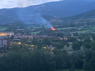 L'incendi que ha afectat un paller als afores de la Seu, vist des de Castellciutat