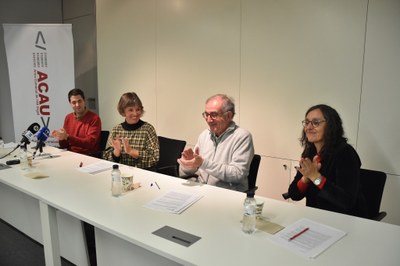 Acte de cessió a l'Arxiu Comarcal, per part d'Amadeu Gallart, d'exemplars originals de les revistes 'El Cadí' i 'Alt Urgell'