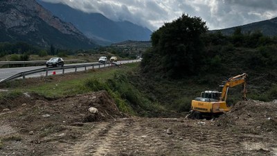 Construcció de l'accés al futur polígon de Vilansats d'Organyà. (Foto: Ajuntament d'Organyà)
