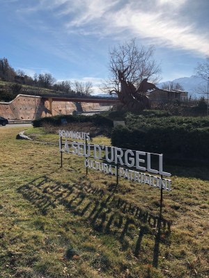 Instal·lació de senyals temàtics a les rotondes d'accés a la Seu d'Urgell
