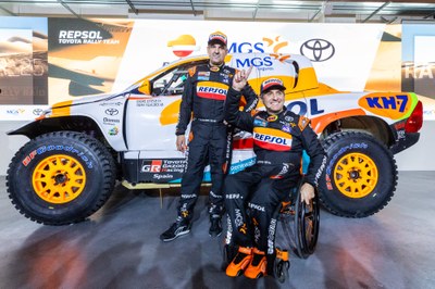 Txema Villalobos i Isidre Esteve, a la presentació de la seva participació al Dakar 2025 (Foto: Mediagé)