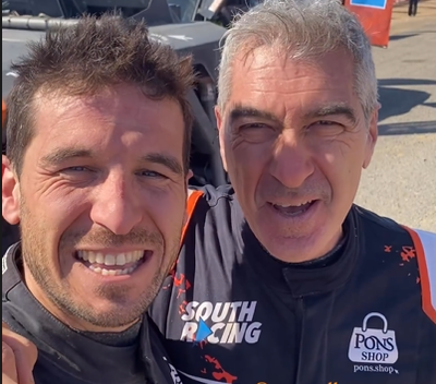 Jaume Betriu i Eduard Pons celebren la finalització del seu primer Dakar en la modalitat SVV (@jaumebetriu94)
