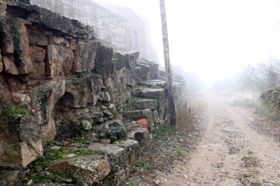 Antiga muralla d'Aeso (Foto: ACN)