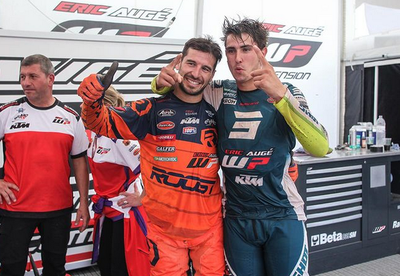 Jaume Betriu celebra el seu nou títol de campió d'Espanya d'enduro E3 (Foto: @r.roviramedia)