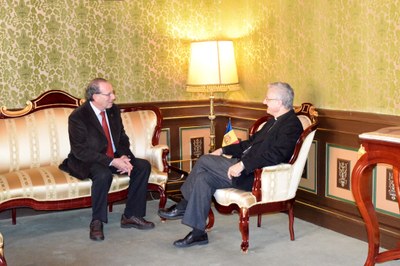 Àngel Rúbio amb l'arquebisbe d'Urgell, Joan-Enric Vives (Foto: Bisbat d'Urgell)