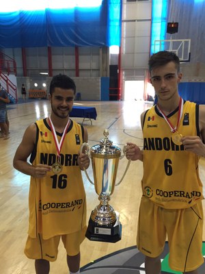 Jordi Serrato i Pol Vives, campions d'Europa U18 C amb Andorra