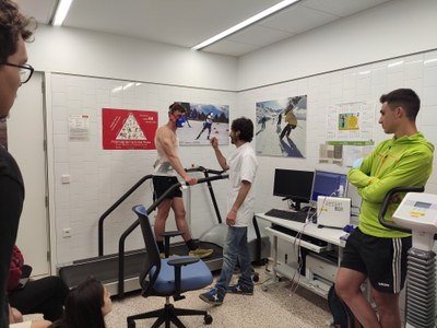 Estudiants d'INEFC Pirineus fent pràctiques a l'Hospital de Cerdanya (Foto: INEFC Pirineus)