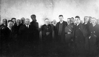 Donació del bust de Josep Zulueta a la Cooperativa Cadí, el 4 de desembre de 1927 (Fons Ventura Roca i Martí)