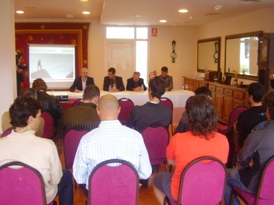 Presentació dels estudis d'esports de muntanya a la Joviat