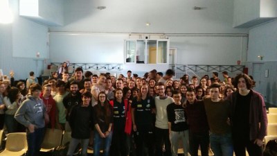 Schimmel i Brunckhorst, amb els alumnes de l'Institut Joan Brudieu