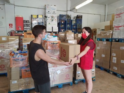 Recepció de la donació del lots de productes infantils