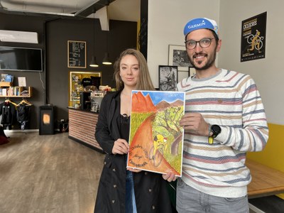 Anuk Alsina i Albert Aubet, amb el cartell de la 10a Bicianciana