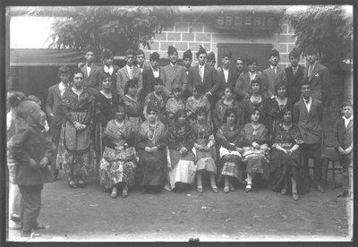 Dansaires del Ball Cerdà de la Seu d'Urgell l'any 1930 (Foto: Fons Courier / Arxiu Comarcal de l'Alt Urgell)