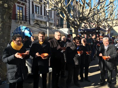 Inici del repartiment de la Calderada 2018