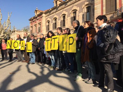 Protesta de la CUP al Parlament contra el TTIP