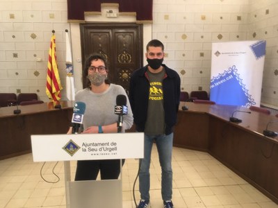 Roda de premsa de la Xènia Antona i Bernat Lavaquiol