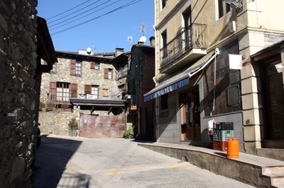 Una botiga al poble de Ger (ACN / arxiu)
