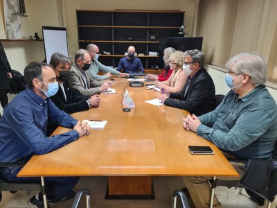 Reunió del president de la Diputació de Lleida, Joan Talarn, amb els alcaldes del Pallars Jussà afectats per la MAT (Foto: ACN)