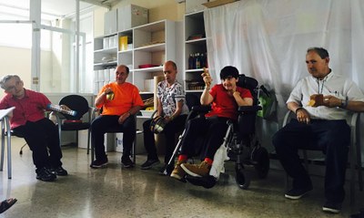 Sessió de música i creativitat al Taller Claror, amb la Fundació ONCA