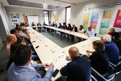 La consellera de Territori, Ester Capella i Farré, s'ha reunit amb els alcaldes de la zona al Centre de Suport Territorial de l'Institut Cartogràfic i Geològic de Catalunya, a Tremp (Foto: Gencat)