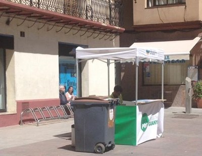 Estand informatiu de la Mancomunitat d'Escombraries de l'Urgellet a la plaça Patalín 