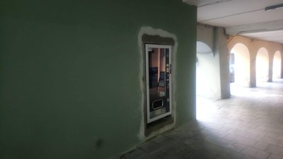 Treballs d'instal·lació de l'expenedor