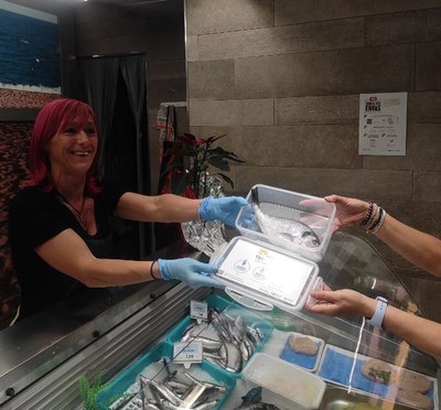 Campanya per utilitzar tàpers en la compra de carn i peix (Foto: Mancomunitat d'Escombraries de l'Urgellet)