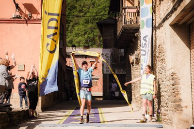 Arribada a meta de Thomas Pereiro, primer guanyador de la prova de 13 km de La Mata-sants de Castellbò (Foto: Cadí Circuit Fer)