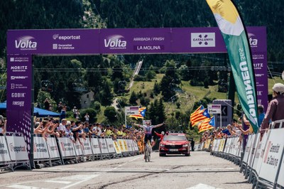 Meta de la Volta a Catalunya Femenina 2026 a La Molina, on hi va vèncer Paula Blasi (Foto: Volta a Catalunya)