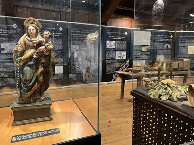 Una verge que es treia evitar pedregades i tempestes a la mostra 'Abans miràvem la lluna per tot' (Foto: ACN/Marta Lluvich)