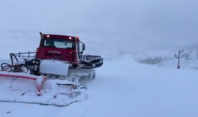 Ratracs treballant a les pistes de Porté, aquest dilluns (@portepuymorens)