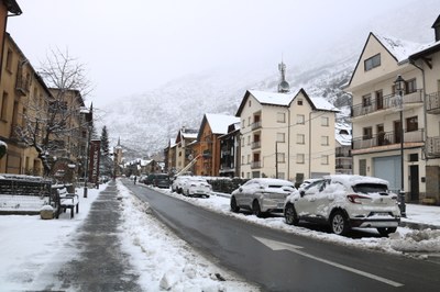 La nevada cau de forma general al Pirineu per sobre dels 800 metres