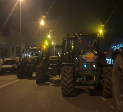 Sortida de tractors del Pirineu en direcció a Barcelona, des d'Oliana (Foto: Laia Angrill)