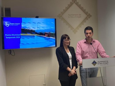 Presentació del nou sistema de venda d’entrades de la piscina municipal