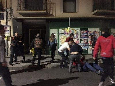 Agressió d'un grup ultra contra veïns d'Artés, l'abril passat (Foto: X.S.)