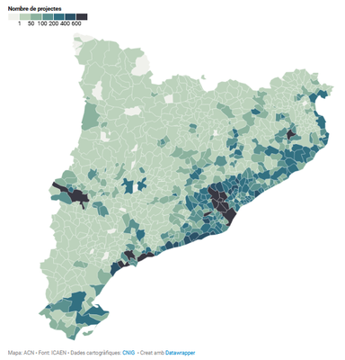 Sol·licituds d'ajut Next Generation per a plaques fotovoltaiques domèstiques a Catalunya, per municipis (en blau, els que han registrat més projectes)