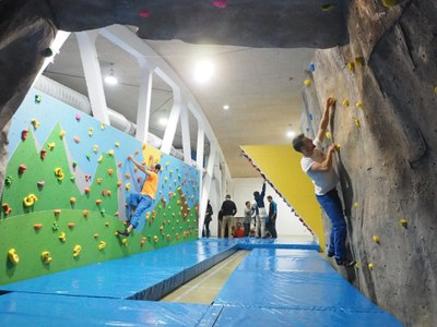 Nou búlder d'escalada al Pavelló Poliesportiu de la Seu